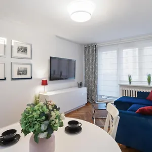 https://apt-oldtown-cosy-2.warsawhotelspoland.com