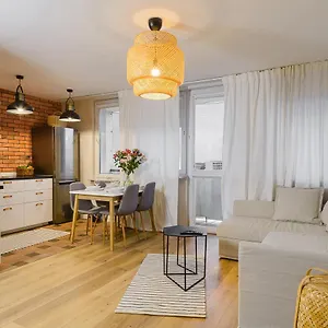 https://po-apartments-hawajska.warsawhotelspoland.com
